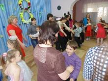 танец с мамой